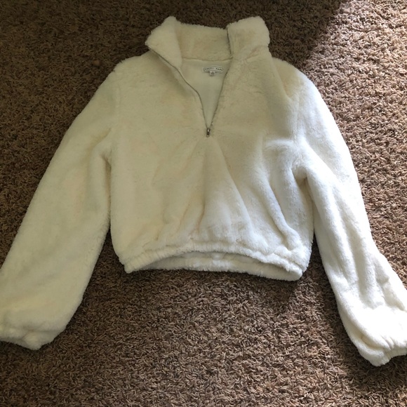 AKIRA Emory Park Ivory Faux Fur Half Zip Size S - Picture 2 of 7